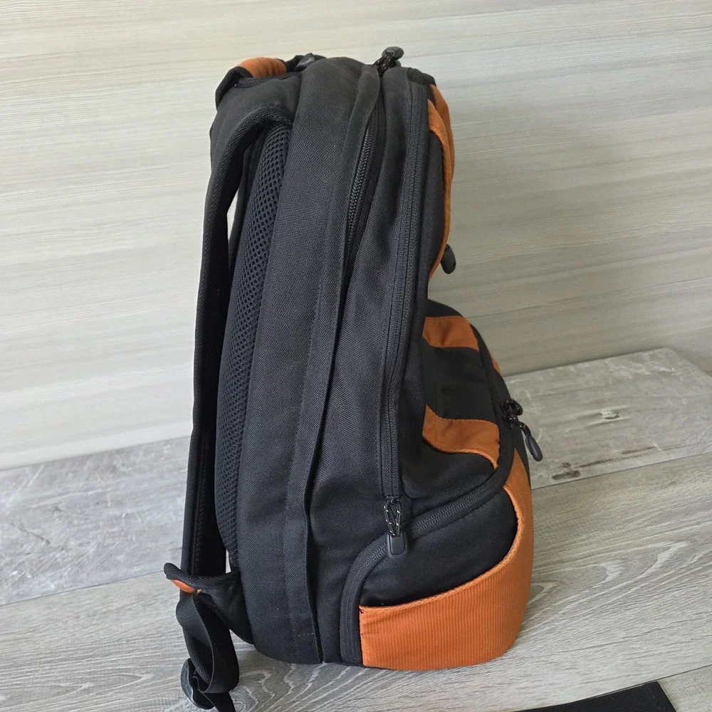 Lowepro CompuDayPack LP36297 DSLR Camera & Laptop Travel Bag Backpack Hiking